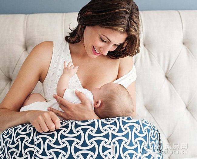 哺乳枕优惠活动，选对了可减轻宝妈手臂挽抱疲劳